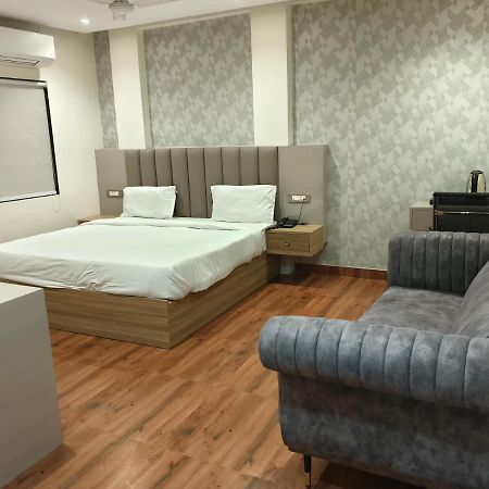Hotel Sharma Regency Lucknow Eksteriør bilde