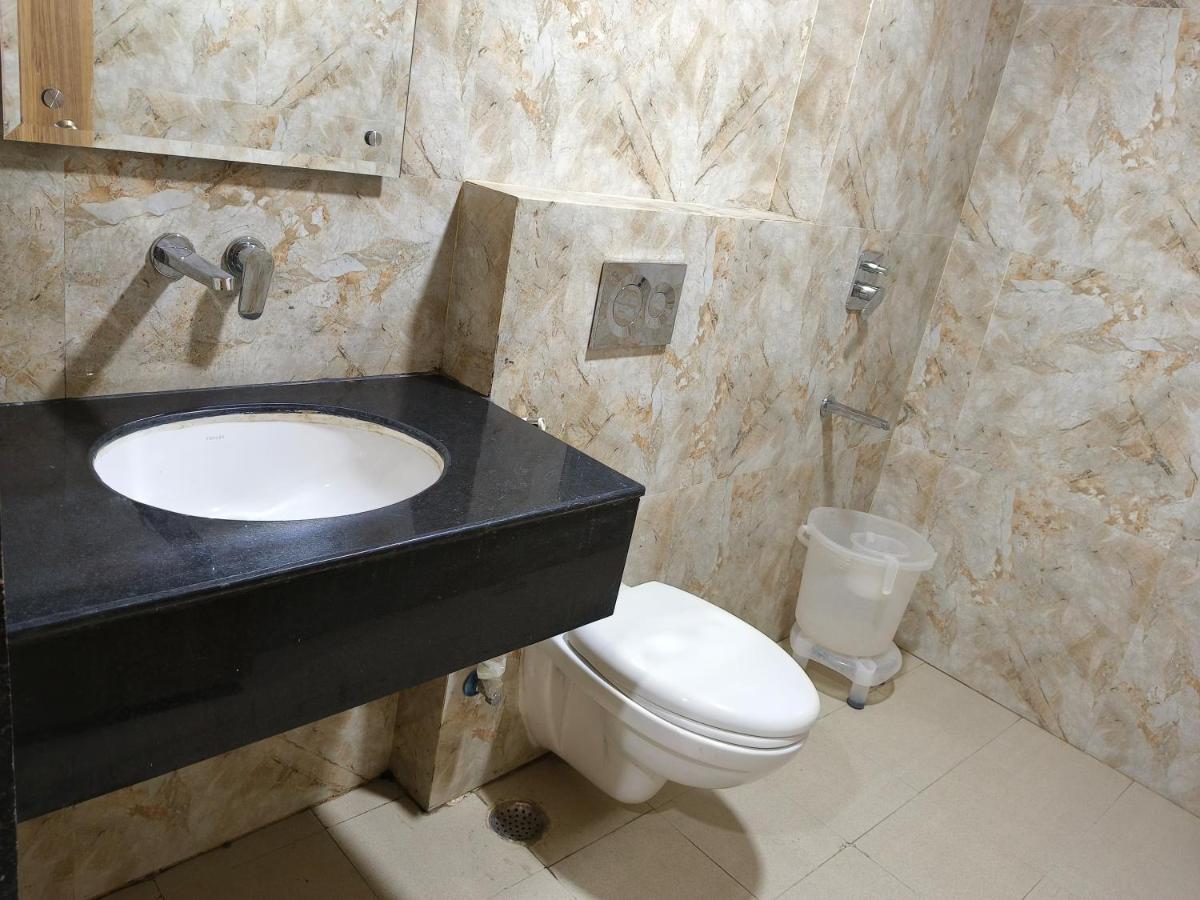 Hotel Sharma Regency Lucknow Eksteriør bilde