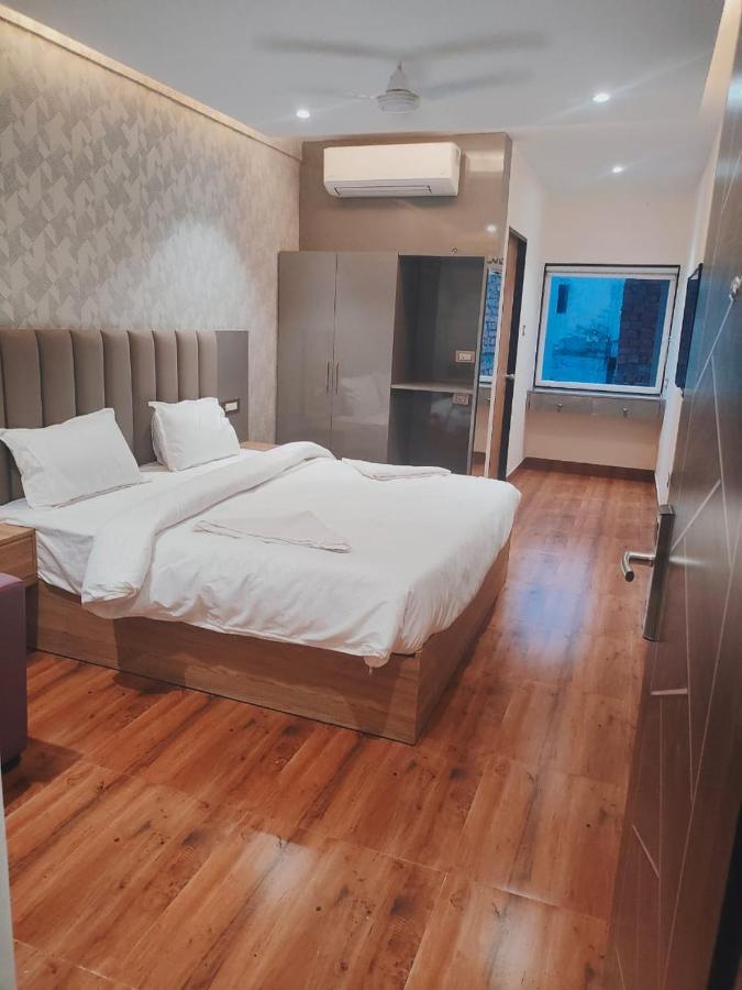 Hotel Sharma Regency Lucknow Eksteriør bilde
