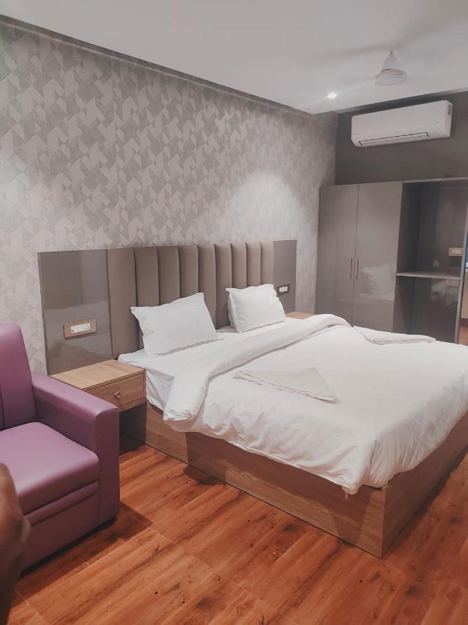 Hotel Sharma Regency Lucknow Eksteriør bilde