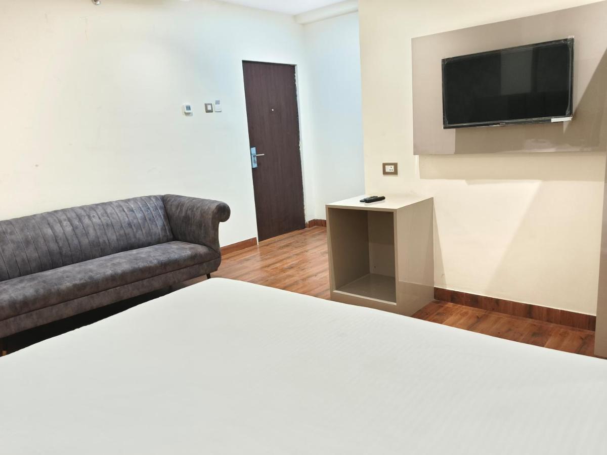 Hotel Sharma Regency Lucknow Eksteriør bilde